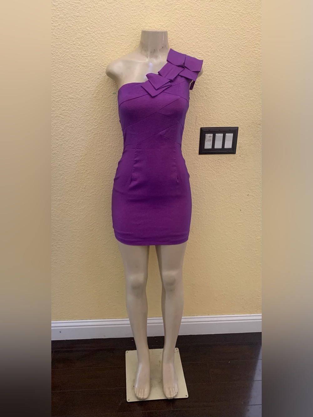 NWT Jessica McClintock Size 2 One Shoulder Violet Color Mini Dress